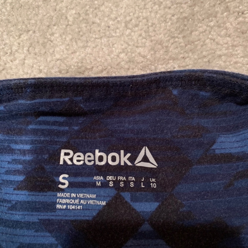 Reebok Women Capris - Picture 4 of 4